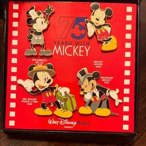 Mickey Mouse - 75 Years with Mickey PIN Set